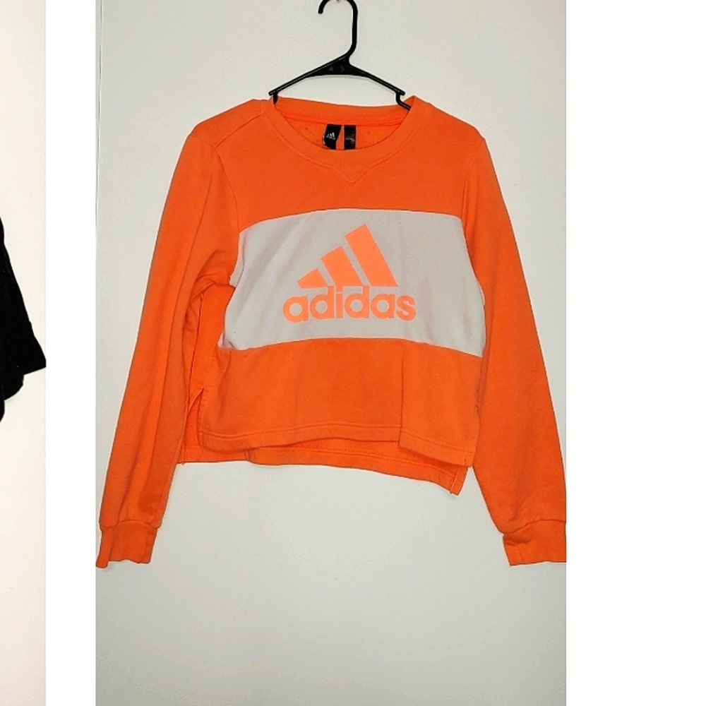 Adidas long sleep croped shirt. Size M